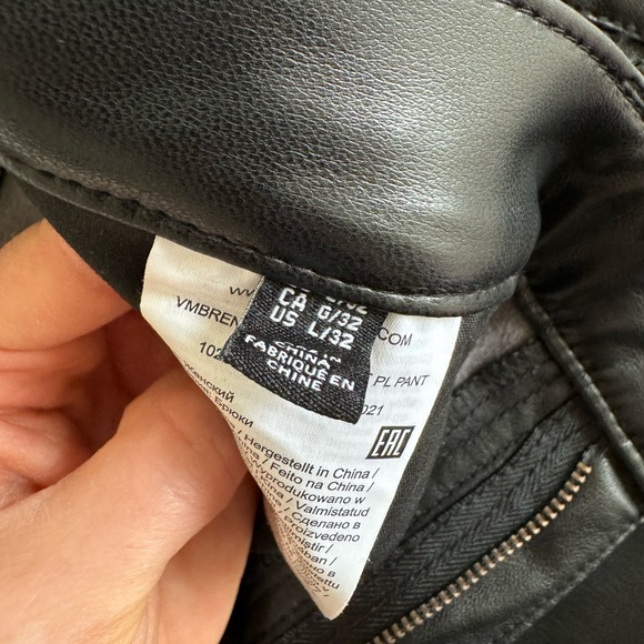 Vero Moda faux-leather pants. - Picture 3 of 4